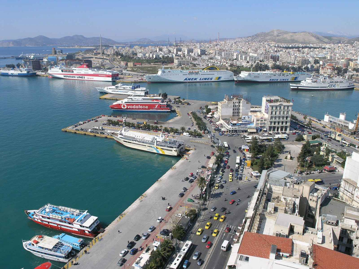 argo-anita-Port-of-Piraeus-01